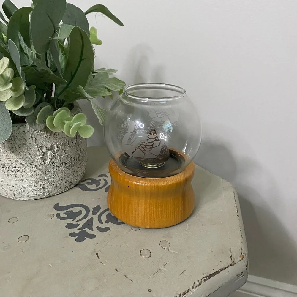 [Hollowick] Swan Glass & Wood Base Candle Holder